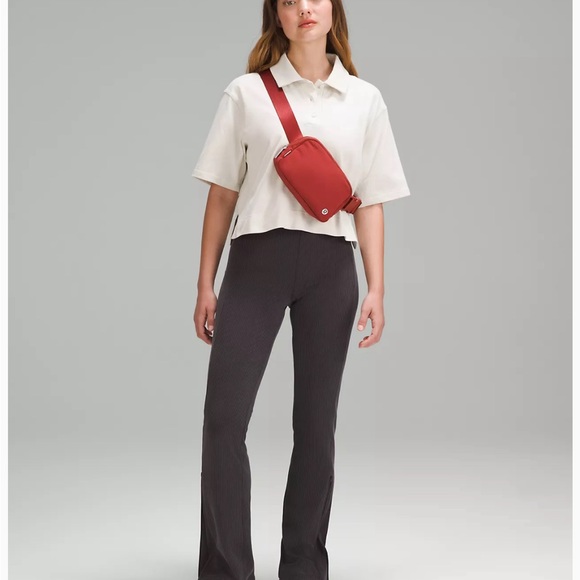 NEW Lululemon everywhere belt bag, in sold out Terra Orange - Picture 5 of 11